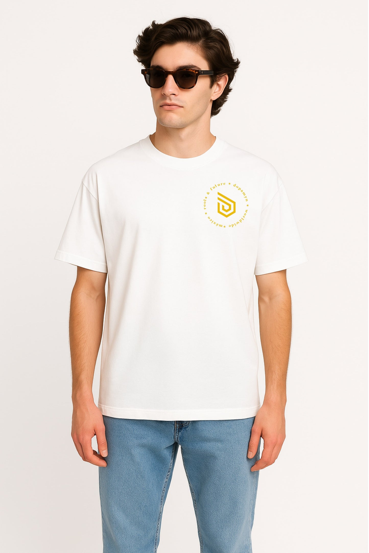 Playera unisex, oversize, casual, blanca con ilustración de monumentos y cultura de México