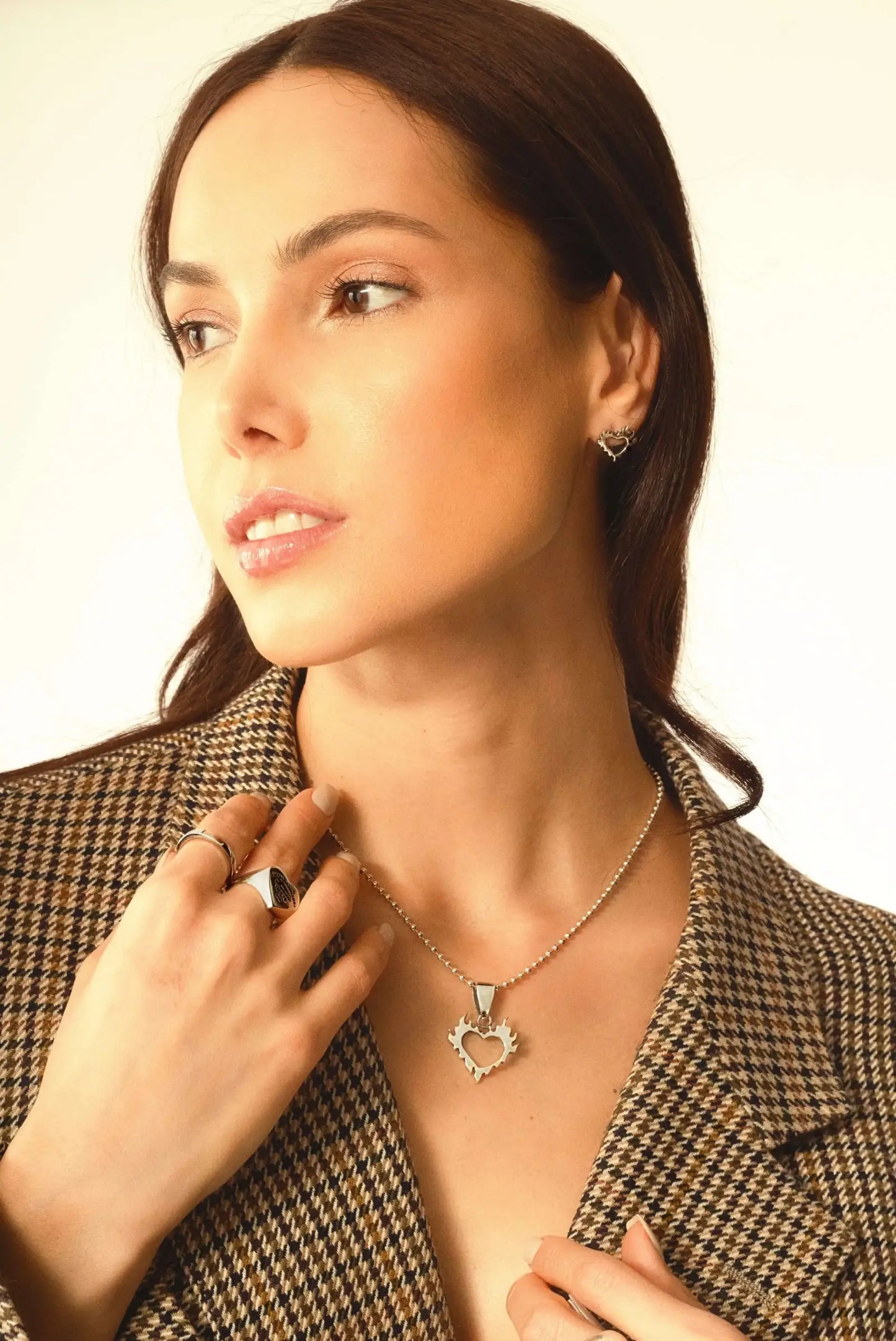 Collar unisex Heart on Fire con diseño de corazón en llamas en plata esterlina DOPAMYN