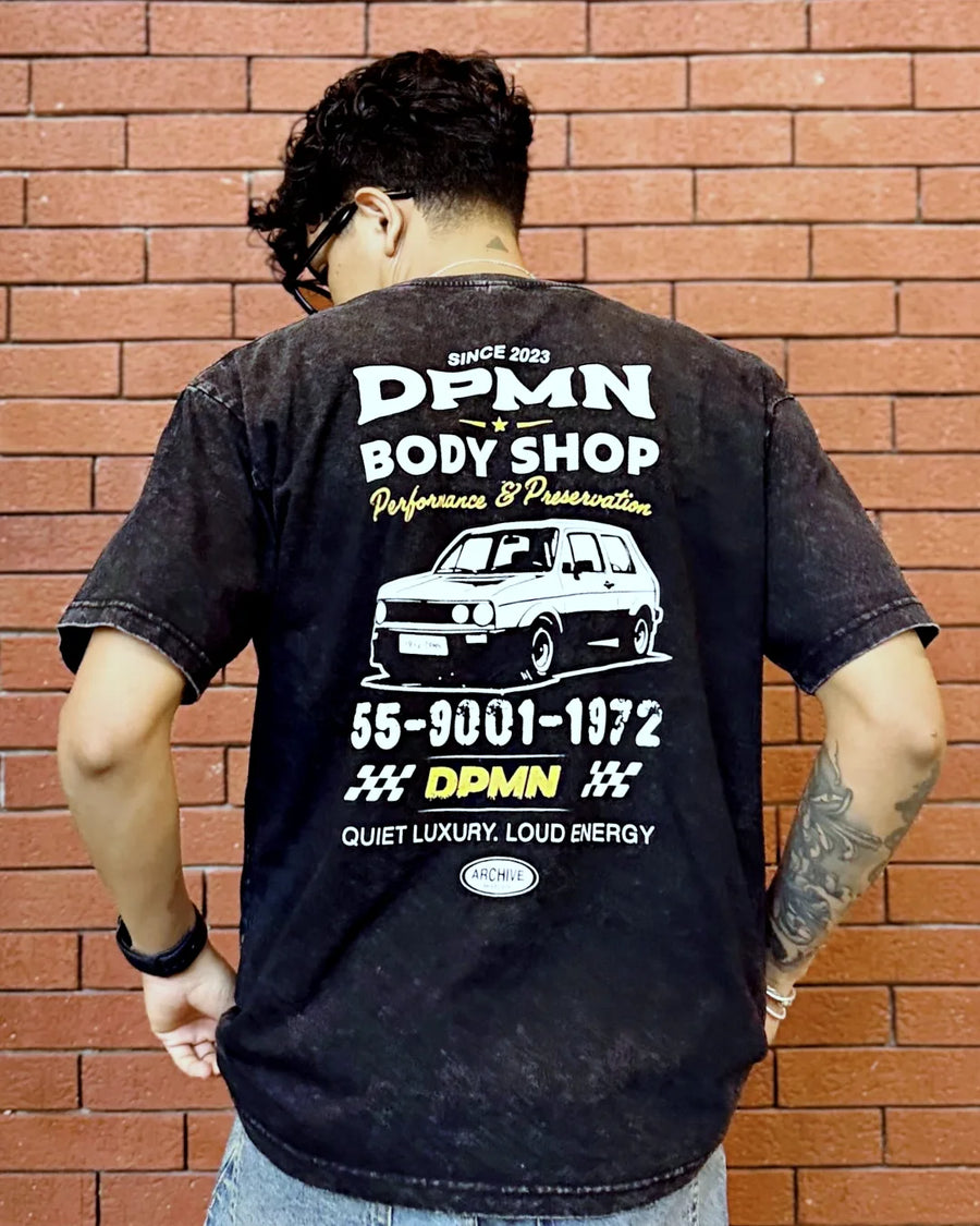 Archive Motors Semi Oversized Tee Washed Black en la calle, estilo DPMN★