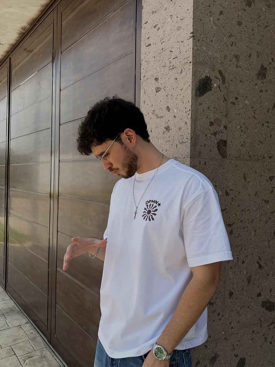 Cry Later Oversized Tee en la calle, estilo DPMN★