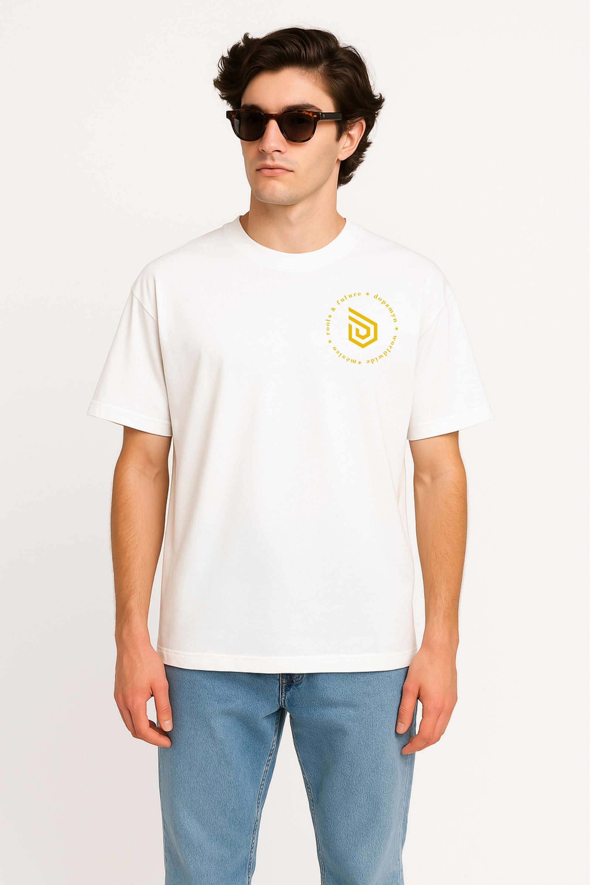 Playera unisex, oversize, casual, blanca con ilustración de monumentos y cultura de México