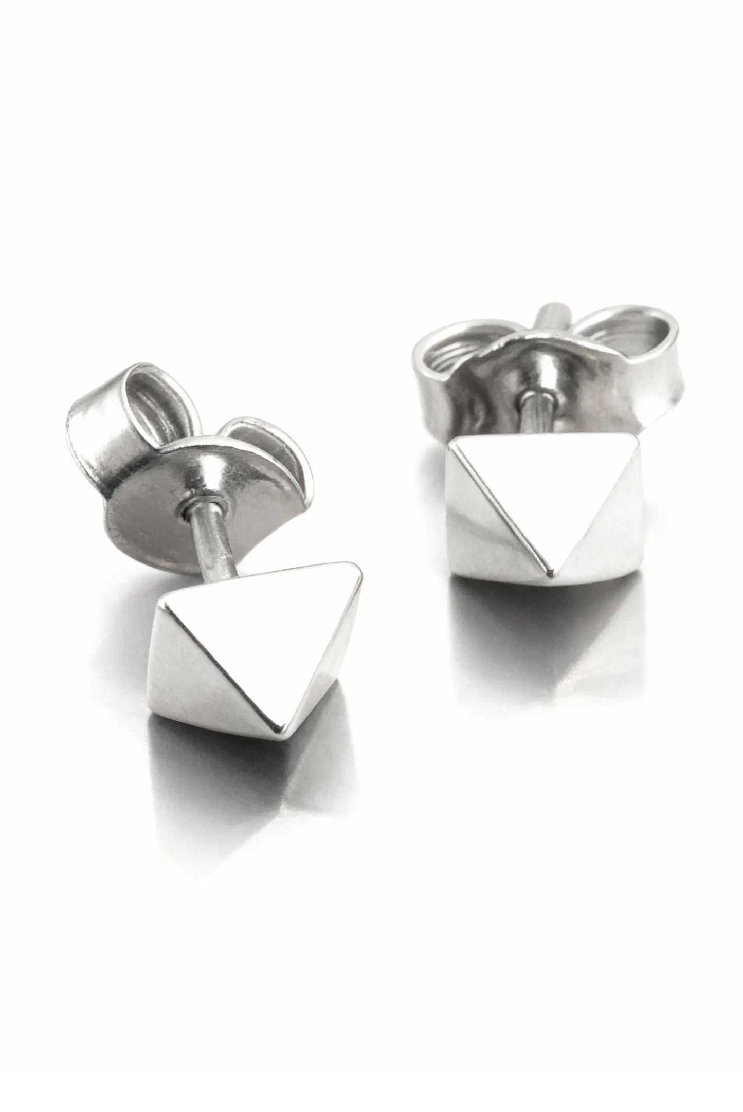 Aretes unisex Pyramid en plata esterlina, diseño geométrico hecho a mano con empaque bordado artesanal DOPAMYN