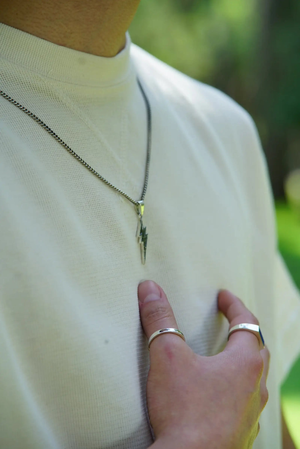 Anillo circulo de la vida unisex de plata DOPAMYN, diseño delgado y minimalista.