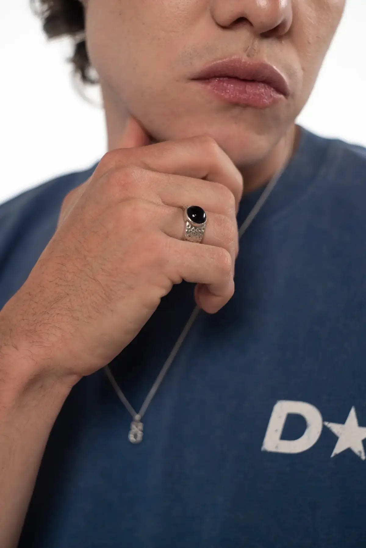 Anillo Relic, detalle del interior de la banda con sello DPMN★