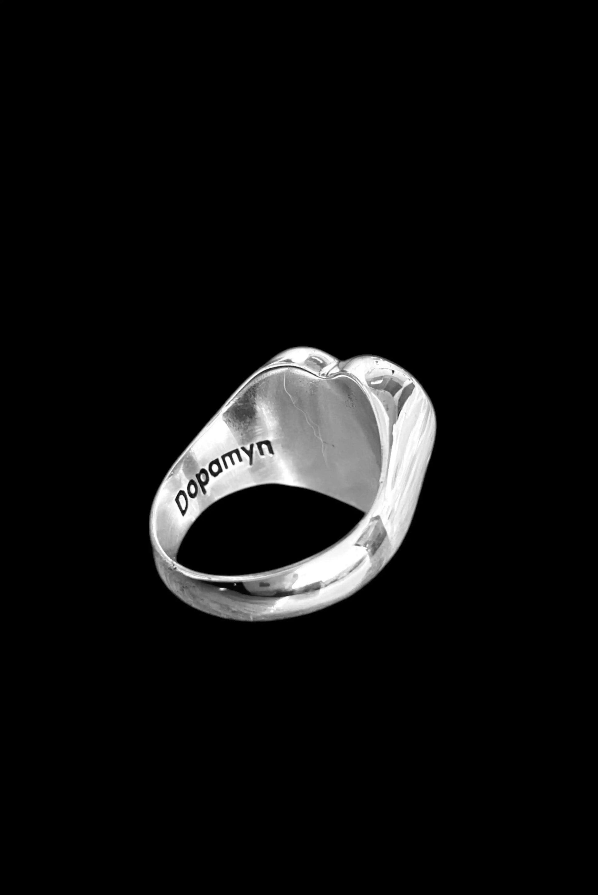 Anillo sello de corazón en plata esterlina con grabado personalizado y valor sentimental – Dopamyn