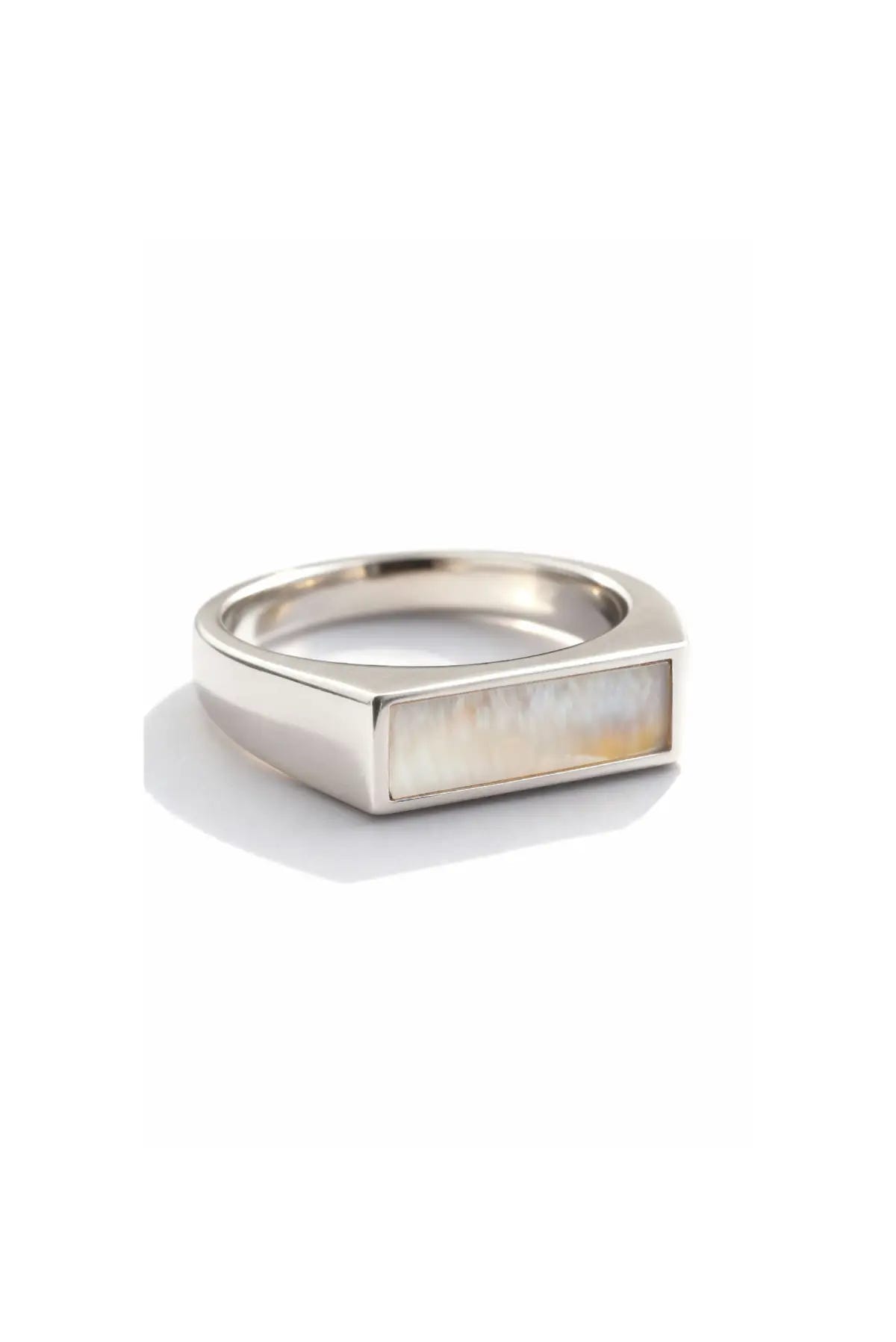 Anillo Rectangular en plata .950 diseño geométrico moderno unisex con piedra natural concha nácar DOPAMYN