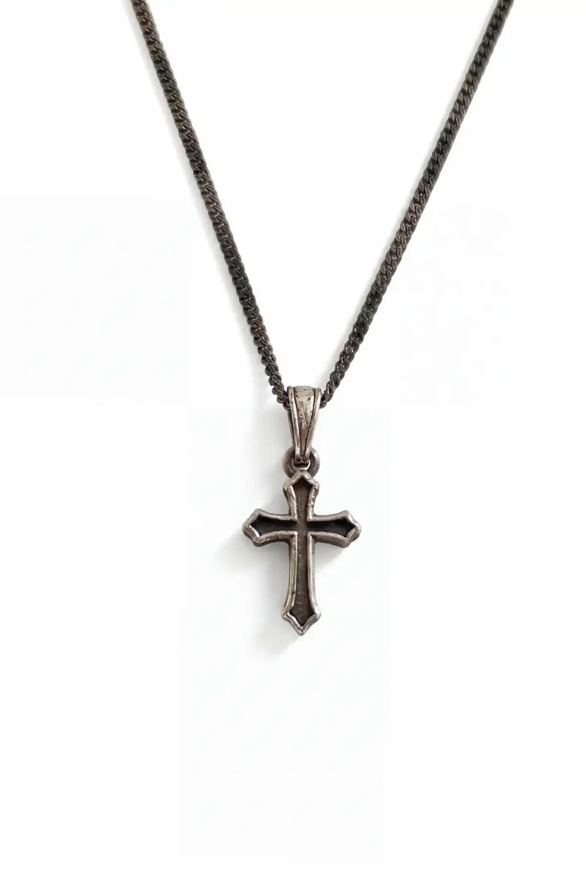 Collar Cruz en plata .950 con acabado envejecido, joyería DOPAMYN