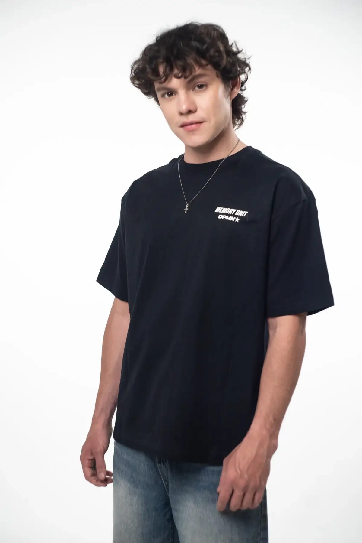 Edited Life Oversized Tee All Black, detalle del estampado