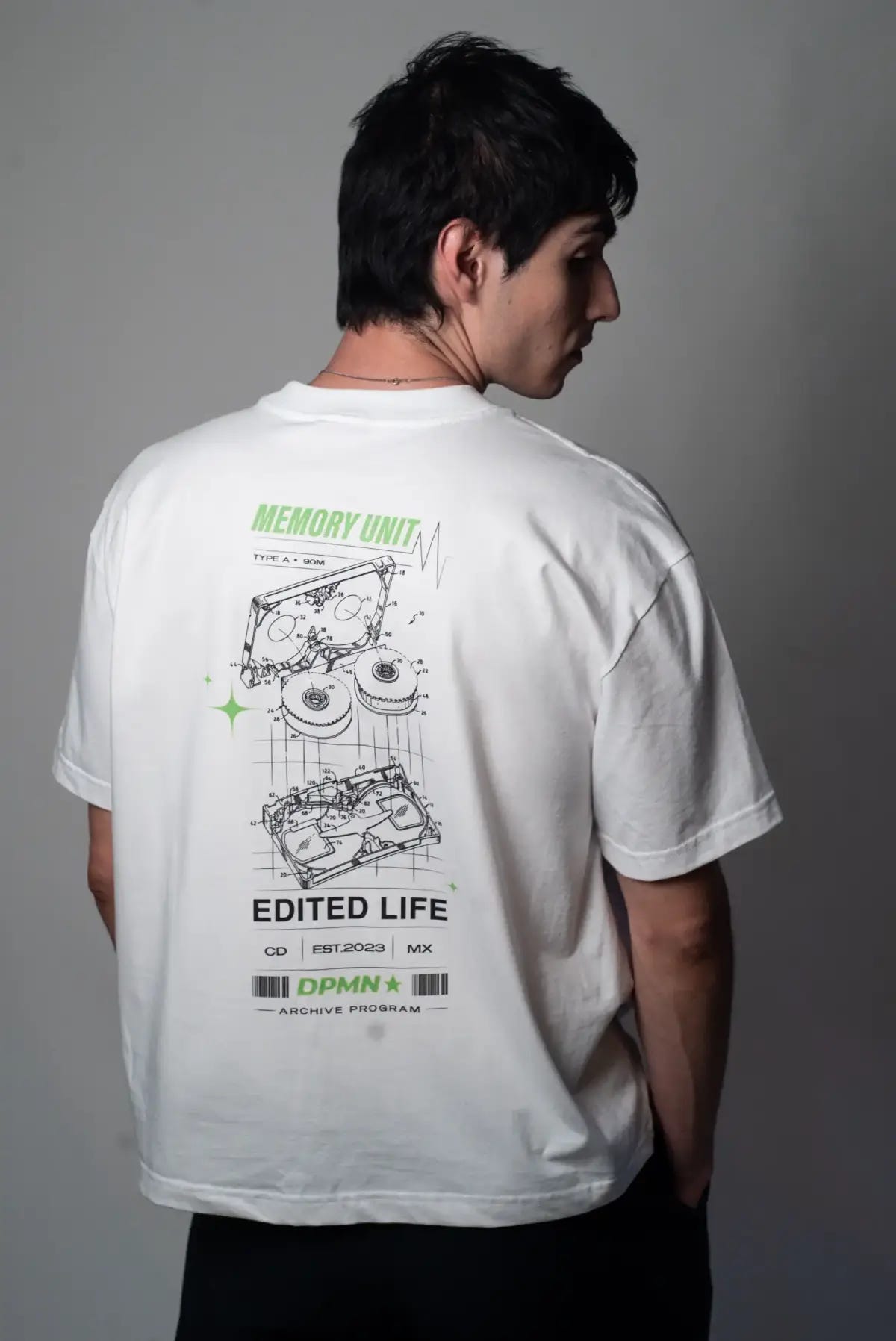 Edited Life Oversized Tee Off White, detalle del estampado