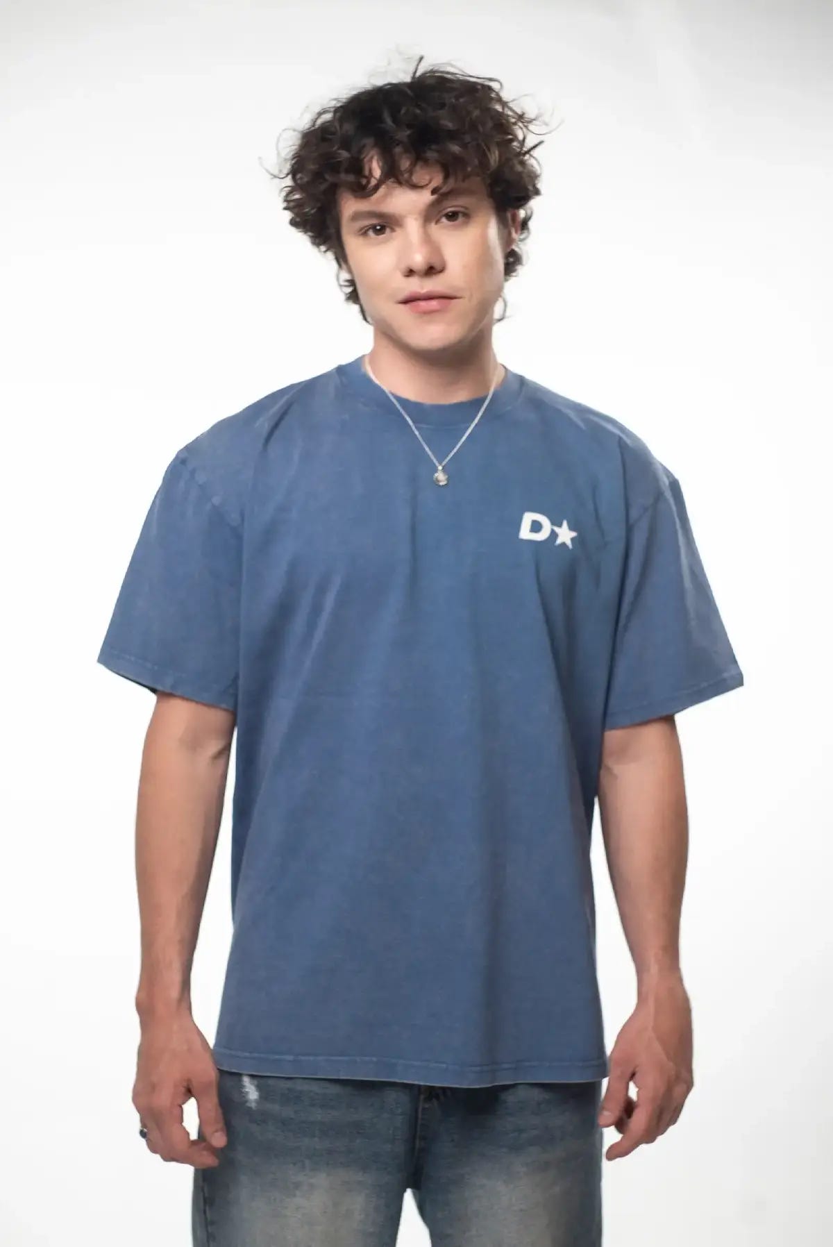 ICON DPMN Semi Oversized Tee Washed Blue, detalle del estampado