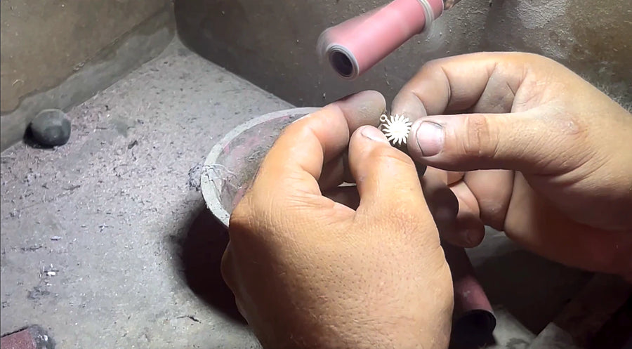 Collar Sol en proceso de manufactura en el taller DPMN★